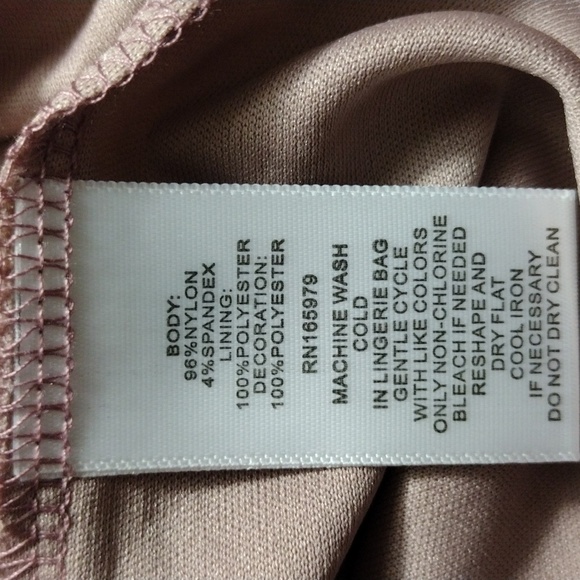 Cable & Gauge Elegant Lace Long Sleeve Top NWT - Picture 7 of 7